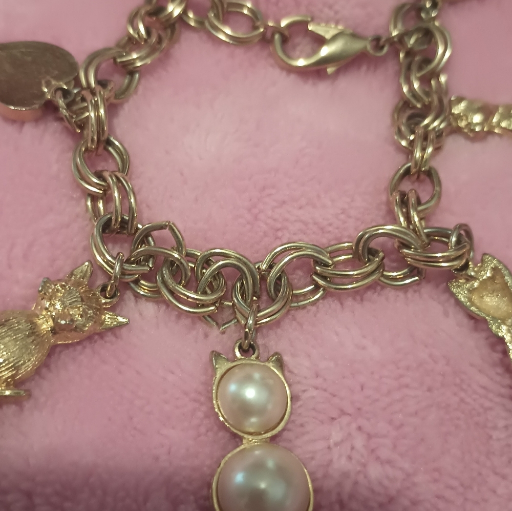 Kirks Folly Charm bracelet